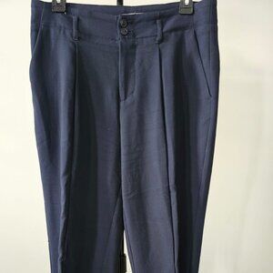 Maeve Anthropologie. Capri Pants.. Size  6 Color Navy blue